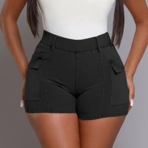 Women's Black Pull On Cargo Shorts (L/XL)